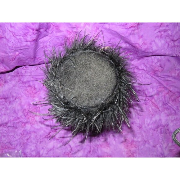 Vintage Victorian 11 inch Display Doll with case in Black Velvet with Feathers - Picture 8 of 8